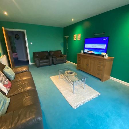 Comfortable, Self Contained 2 Double Beds Town Apartment Near Pittodrie Stadium Aberdeen Eksteriør bilde