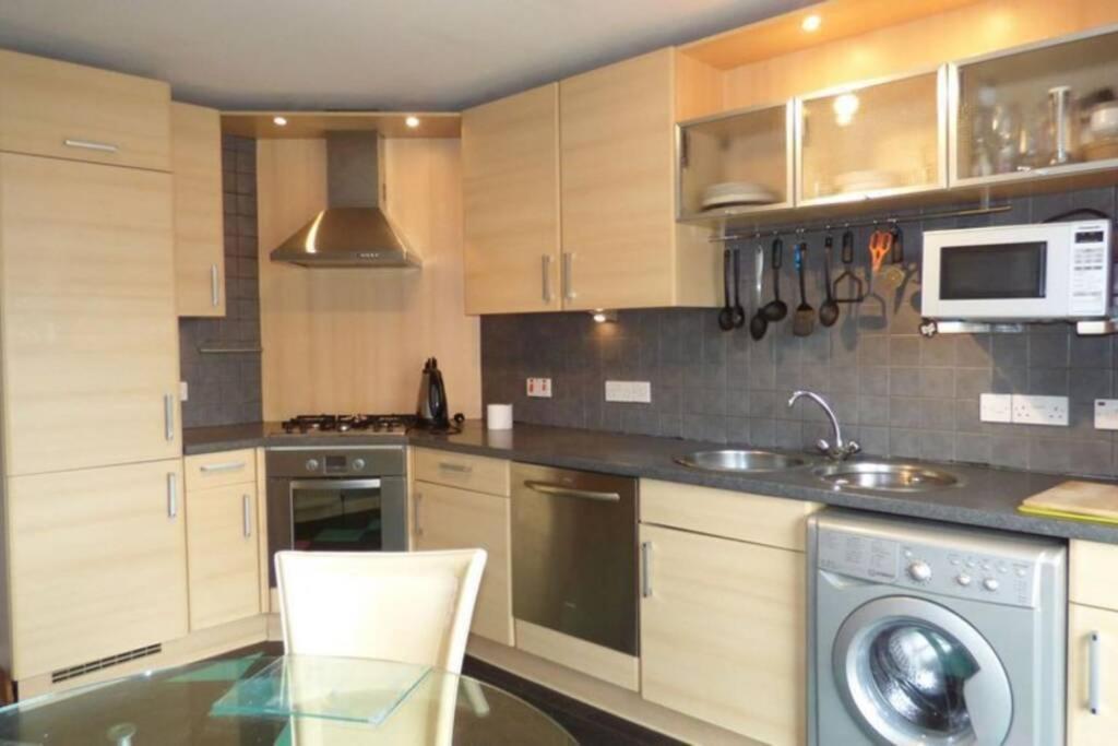 Comfortable, Self Contained 2 Double Beds Town Apartment Near Pittodrie Stadium Aberdeen Eksteriør bilde